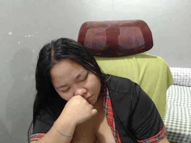 BubbleButtPinay webcam