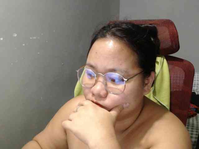 BubbleButtPinay webcam