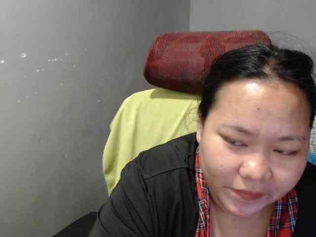 BubbleButtPinay webcam