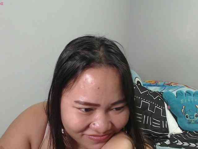 BubbleButtPinay webcam