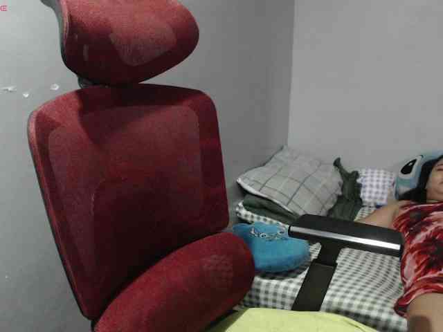 BubbleButtPinay webcam