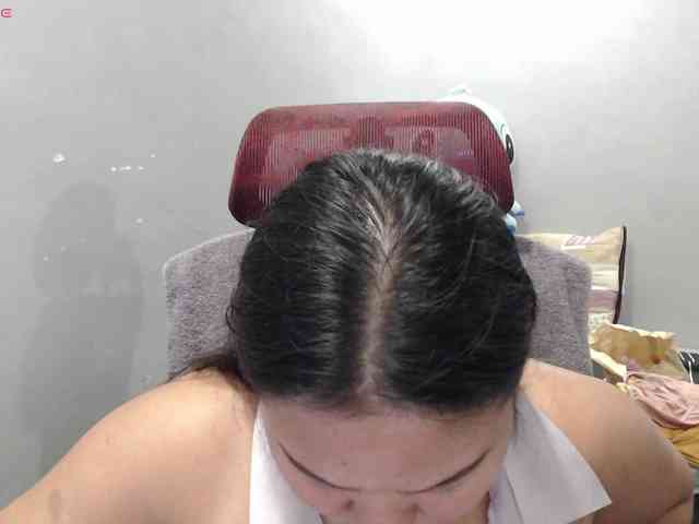 BubbleButtPinay webcam