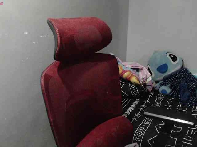 BubbleButtPinay webcam