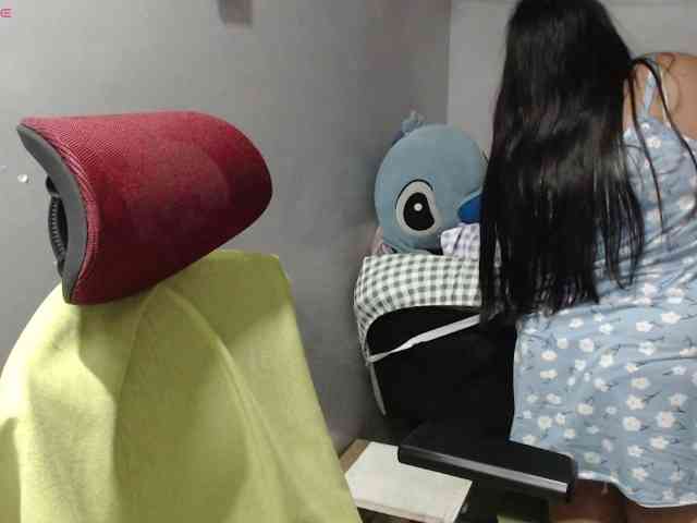 BubbleButtPinay webcam