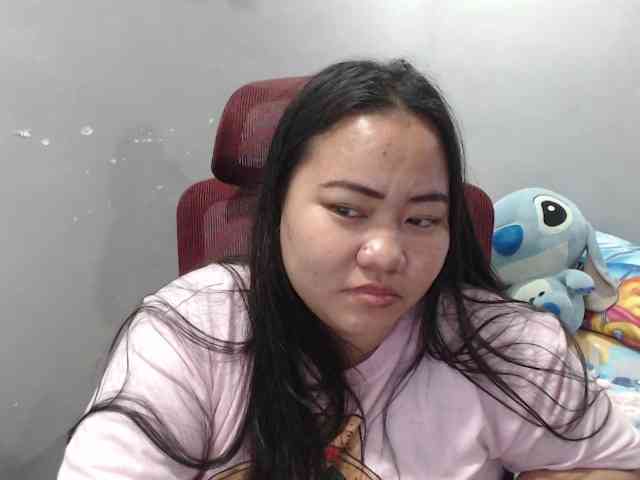 BubbleButtPinay webcam