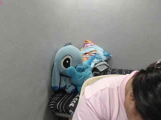 BubbleButtPinay webcam