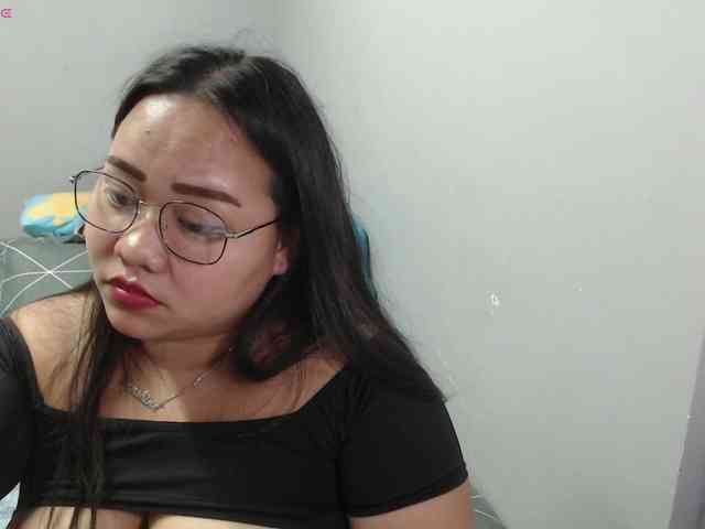 BubbleButtPinay webcam
