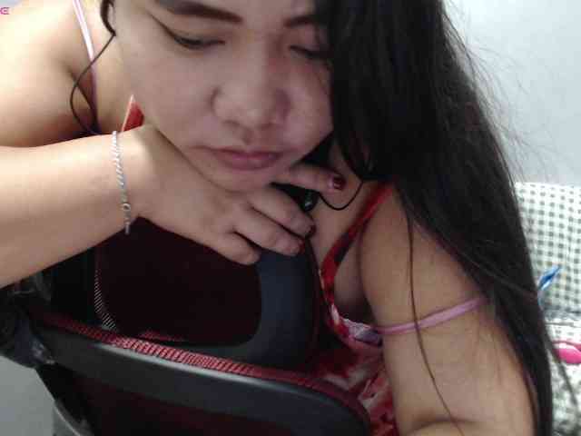 BubbleButtPinay webcam