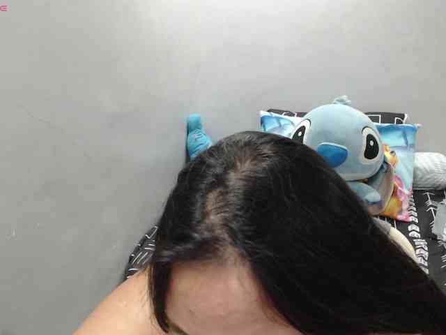 BubbleButtPinay webcam