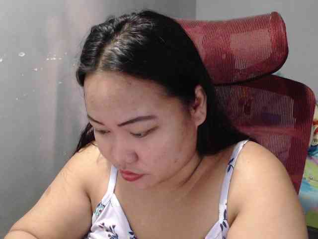 BubbleButtPinay webcam