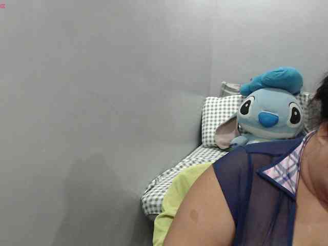 BubbleButtPinay webcam