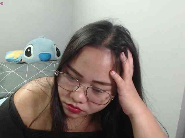 BubbleButtPinay webcam