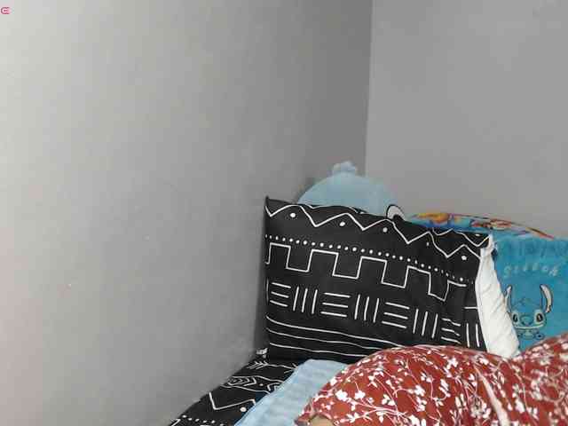 BubbleButtPinay webcam