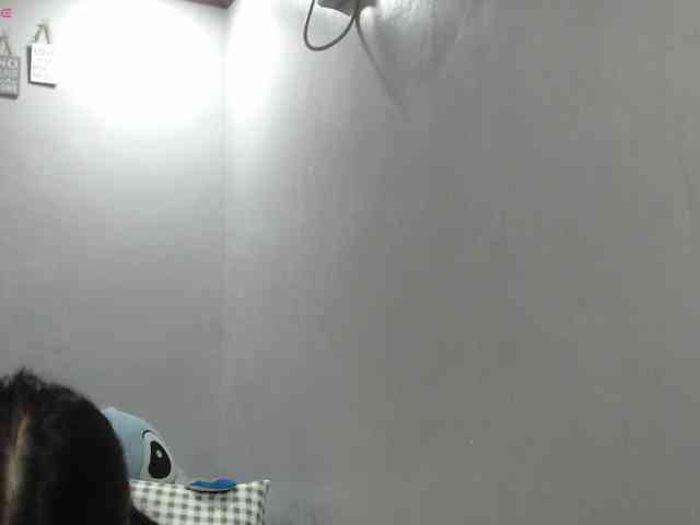 BubbleButtPinay webcam