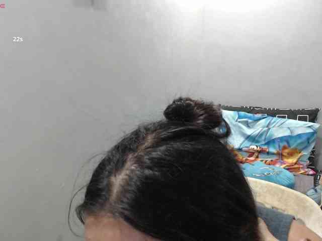 BubbleButtPinay webcam