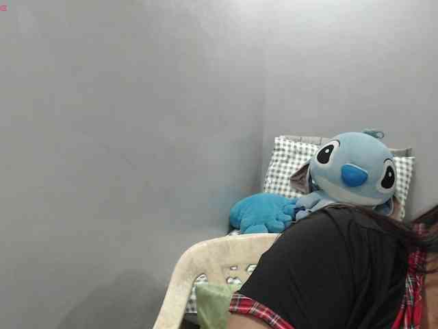 BubbleButtPinay webcam