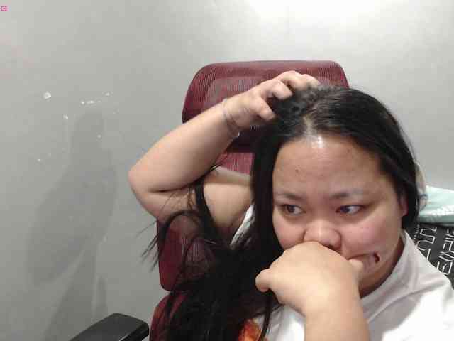 BubbleButtPinay webcam