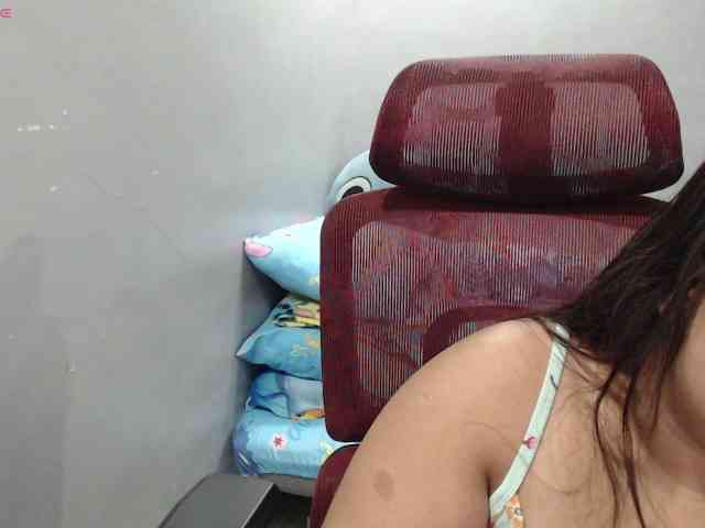 BubbleButtPinay webcam