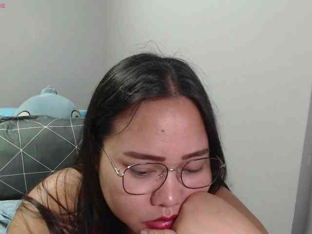 BubbleButtPinay webcam