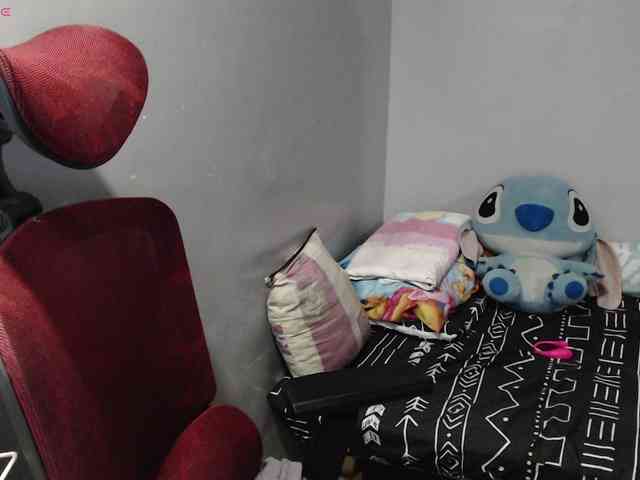 BubbleButtPinay webcam