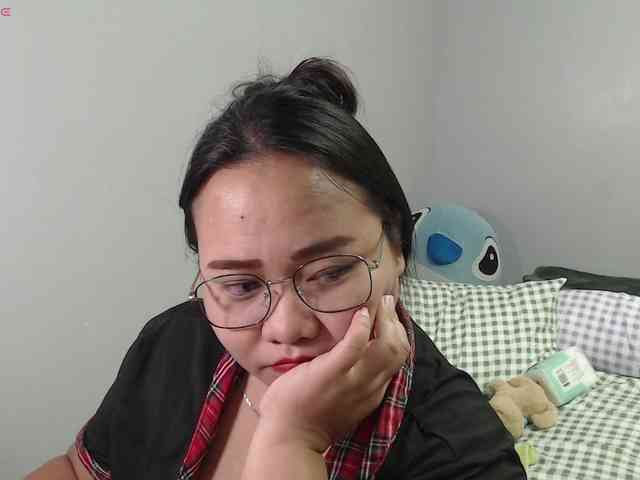 BubbleButtPinay webcam