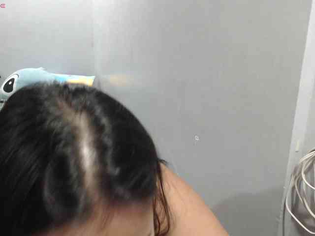 BubbleButtPinay webcam