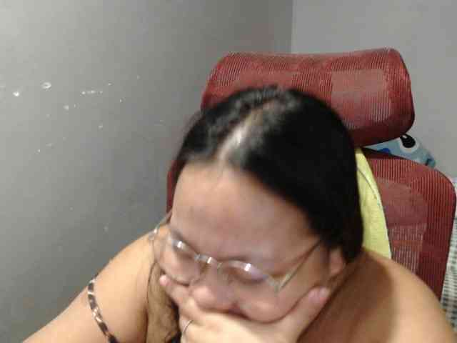 BubbleButtPinay webcam