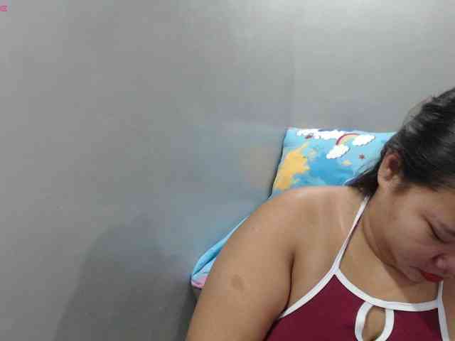 BubbleButtPinay webcam
