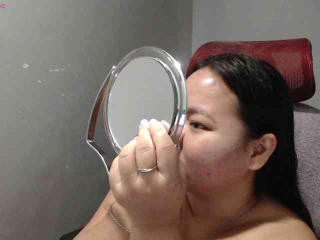 BubbleButtPinay webcam