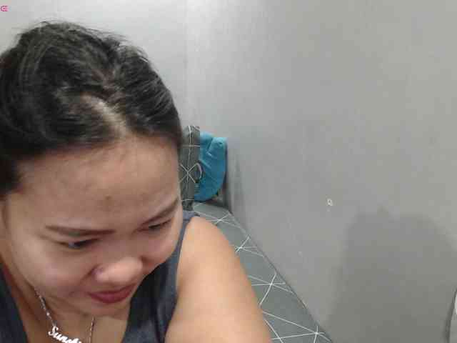 BubbleButtPinay webcam