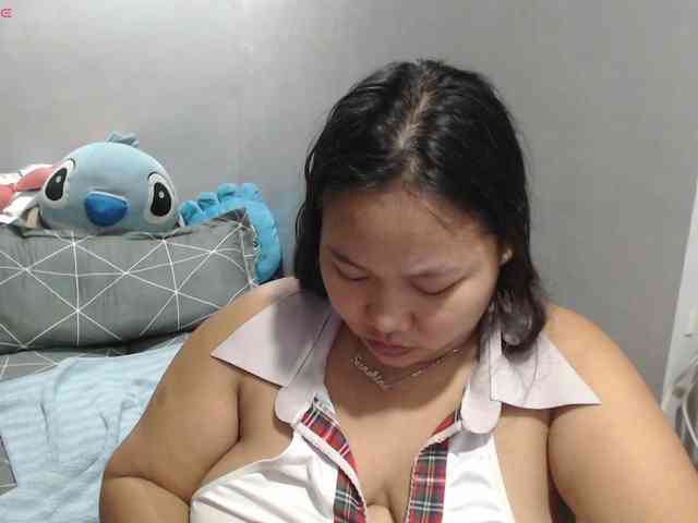 BubbleButtPinay webcam
