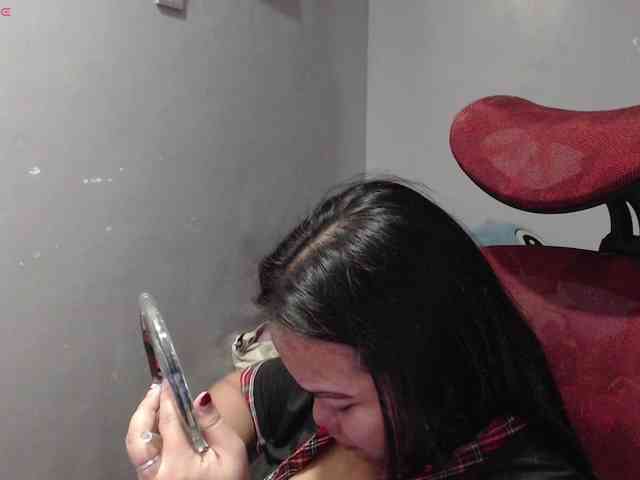 BubbleButtPinay webcam