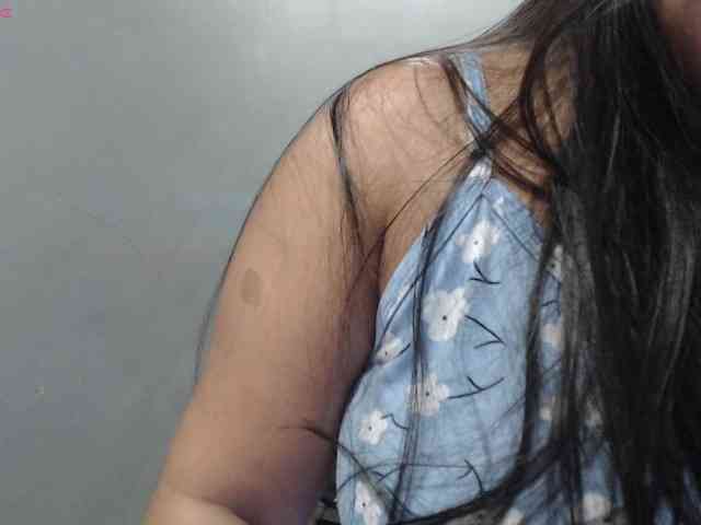 BubbleButtPinay webcam