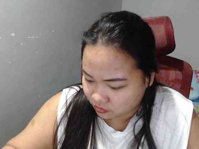 BubbleButtPinay webcam