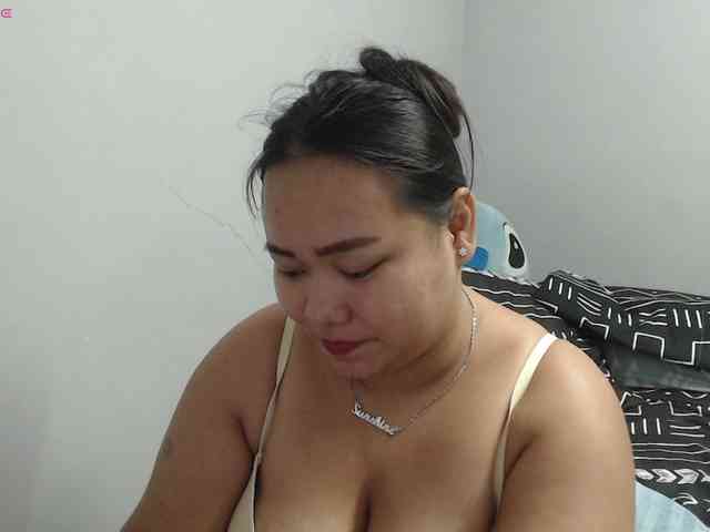 BubbleButtPinay webcam