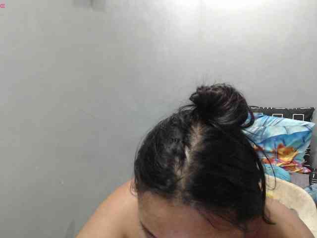 BubbleButtPinay webcam