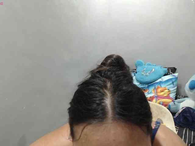 BubbleButtPinay webcam