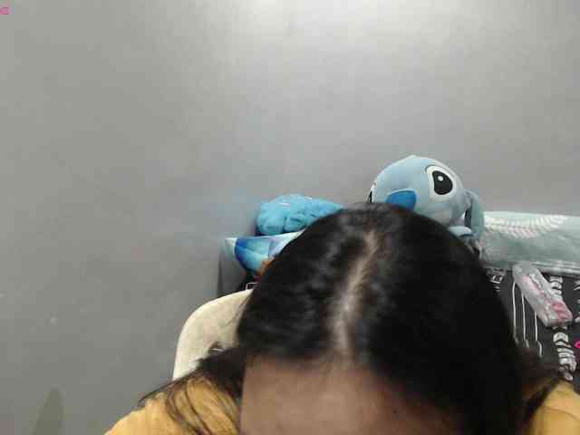 BubbleButtPinay webcam