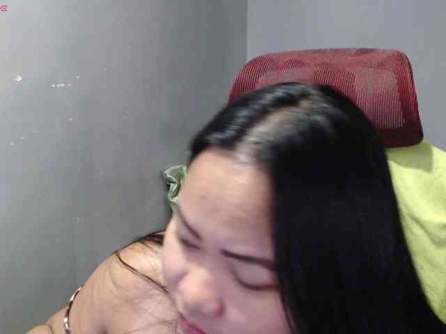 BubbleButtPinay webcam