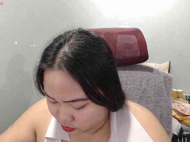 BubbleButtPinay webcam