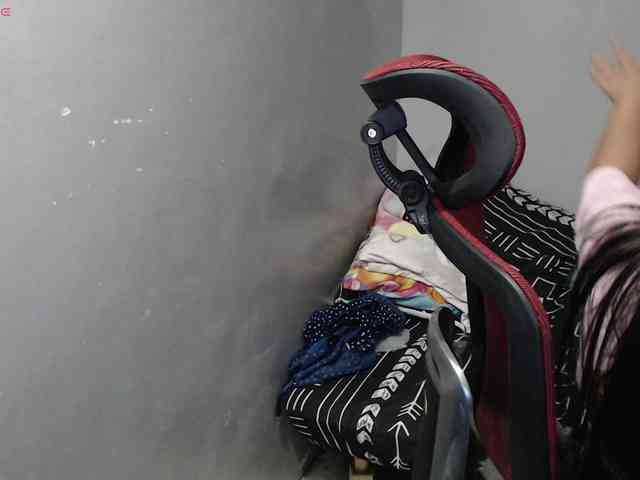 BubbleButtPinay webcam