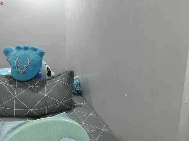 BubbleButtPinay webcam