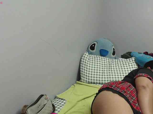 BubbleButtPinay webcam