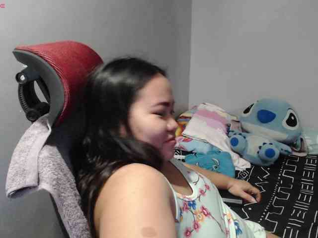 BubbleButtPinay webcam