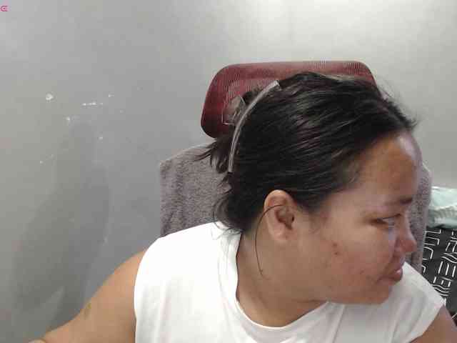 BubbleButtPinay webcam