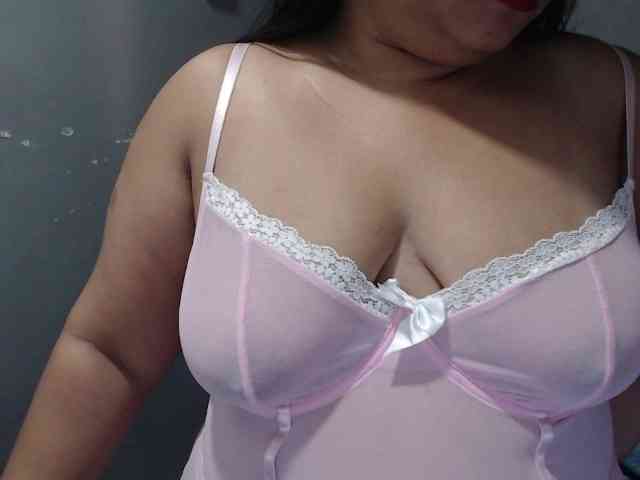 BubbleButtPinay webcam