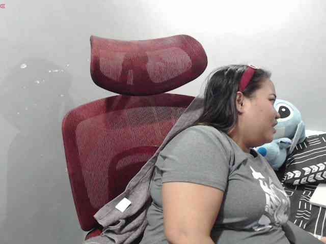 BubbleButtPinay webcam