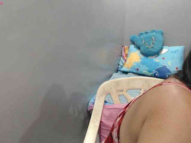 BubbleButtPinay webcam