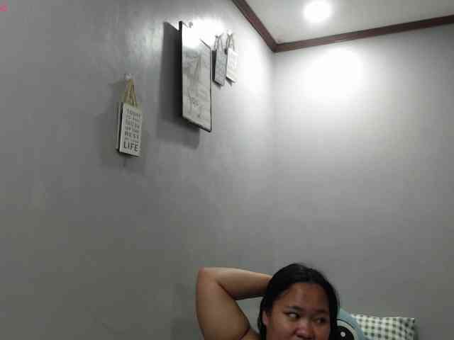 BubbleButtPinay webcam