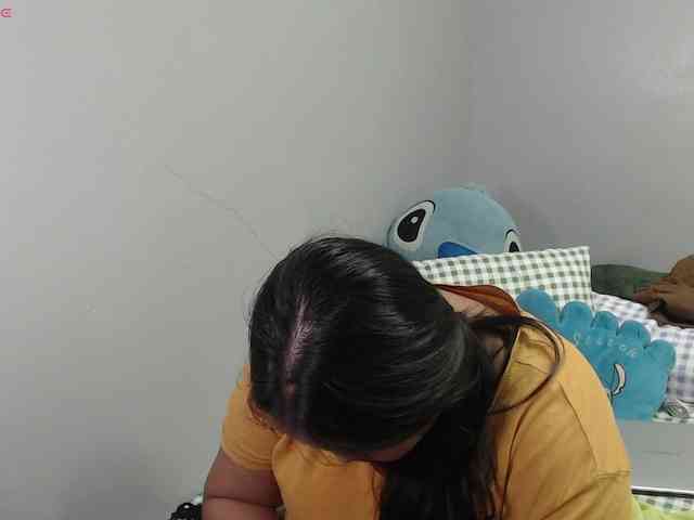 BubbleButtPinay webcam